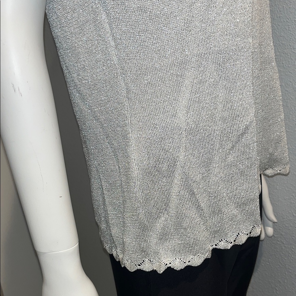 Elegant Silver Lace Women's Top Vintage st. John Size med beautifully made. - Picture 12 of 15